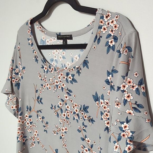 Banana Republic Factory Gray Floral Short Sleeve Blouse - Picture 2 of 6